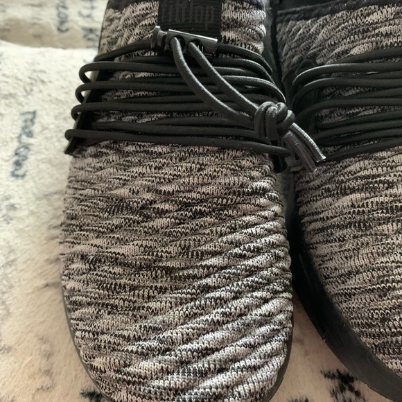 Fitflop woman’s black and white sneakers size 7 - Picture 2 of 10